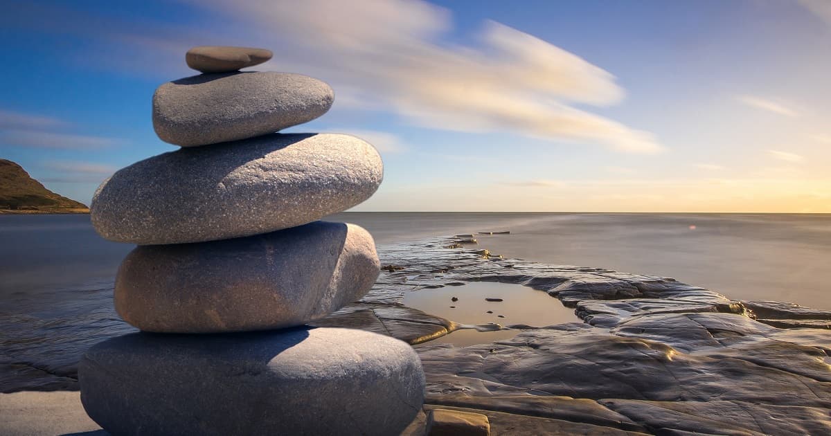 Ein Stein-Turm als Sinnbild für Harmonie.